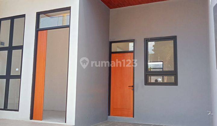 Rumah 2 Lantai Baru di Setra Duta Kota Bandung dkt maranata 2