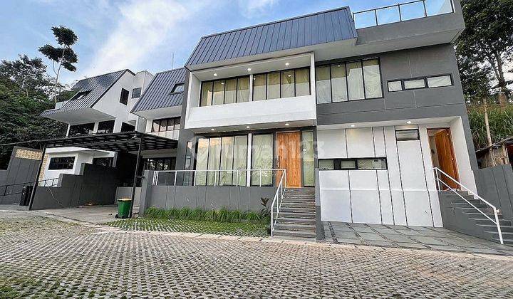 RUMAH KONSEP UPSLOPE DI CIGADUNG, BANDUNG UTARA 1