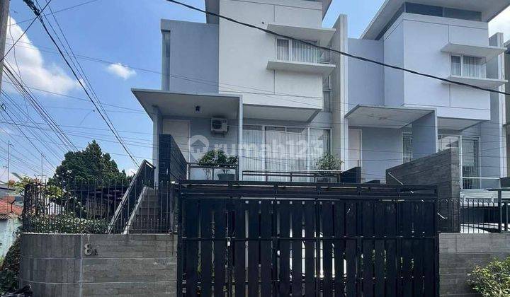 Rumah Murah Terawat Dekat Tol Pasteur Semi Furnished Dalam Komplek 1