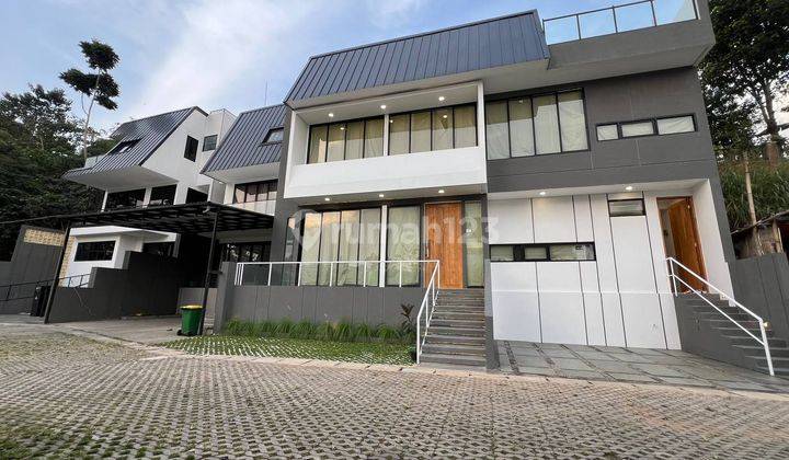 rumah mewah konsep upslope di cigadung dalam cluster dekat gedung sate 1