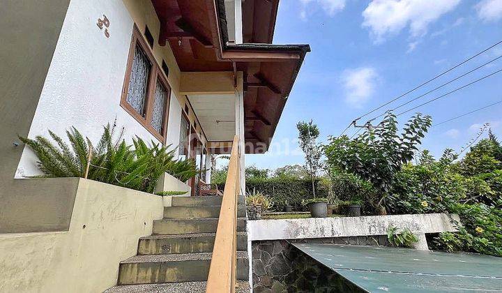 Rumah 3 Lantai Bagus Unfurnished SHM di Lembah Pakar, Dago , Bandung 2