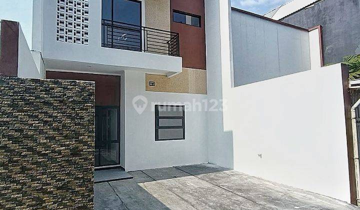 Rumah 2 Lantai Baru Unfurnished SHM di Gegerkalong, Bandung 2