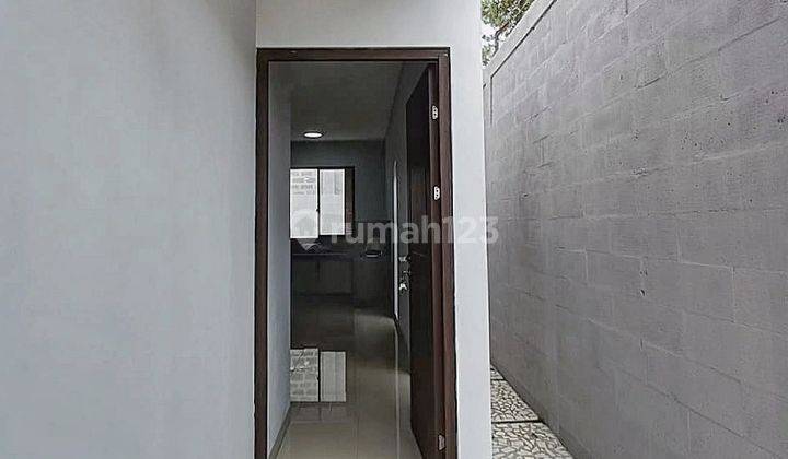 Rumah 2 Lantai Baru Unfurnished SHM di Setiabudi, Bandung 2