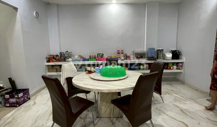 Dijual rumah murah semi furnis berlokasi kezia residence