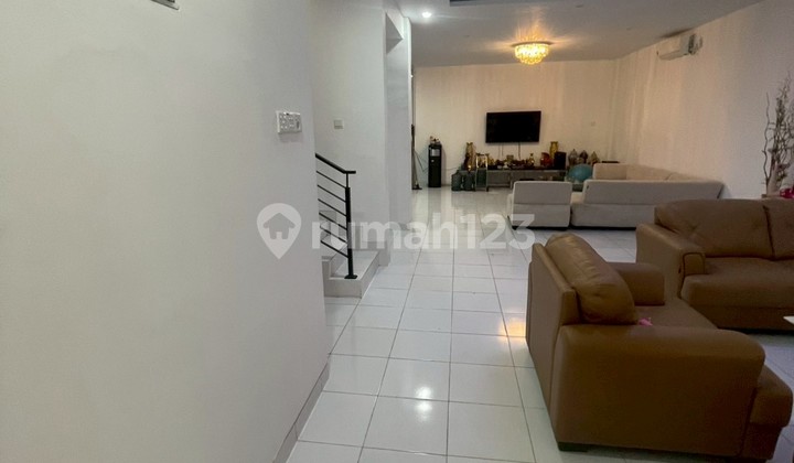 Royal Grande 2 floors semi furnished for quick sale