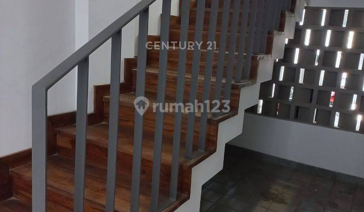 Rumah Tinggal Bagus 3 Lantai Di Cinere NS0048 2