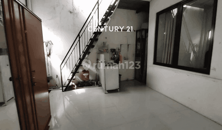 Rumah Hoek 2 Lantai Di Griya Illustria BSD R1972 2