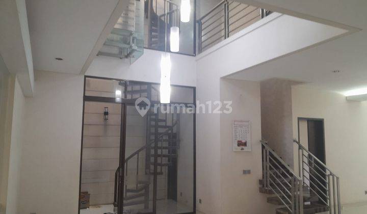 Dijual Rumah Lux 3 Lantai Renov Terawat di Darmasakti Singgasana 1