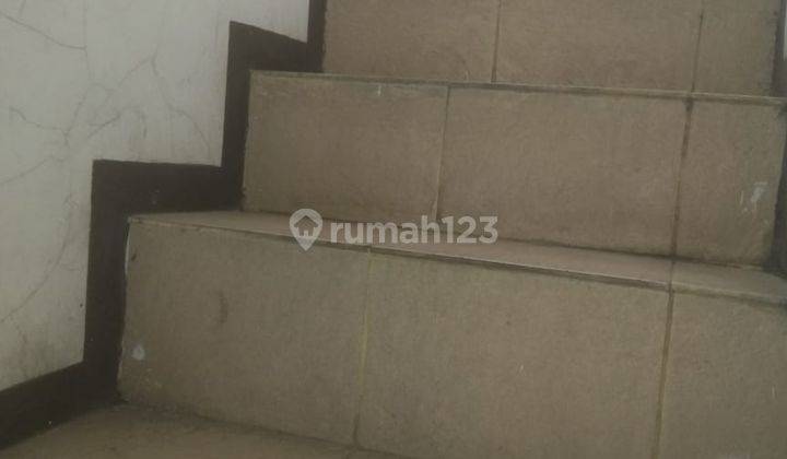 Dijual Rumah Kost 2 Lantai Terisi Penuh Dekat Kampus di Cibogo 2