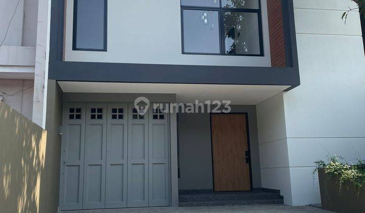 Rumah Baru Modern Minimalis di Singgasana Pradana 1