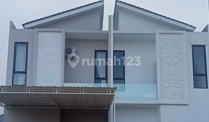 Akhir Tahun Ceria Rumah Clasik 2 Lantai Super Murah  2