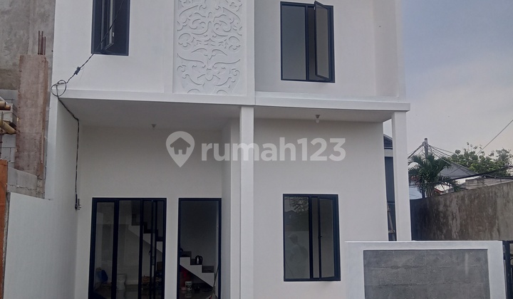 Yu Survei Rumah Clasik 2 Lantai Promo Terbatas