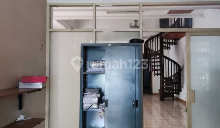 Dijual Rumah Tua Agung Tengah, Lokasi Bagus 2