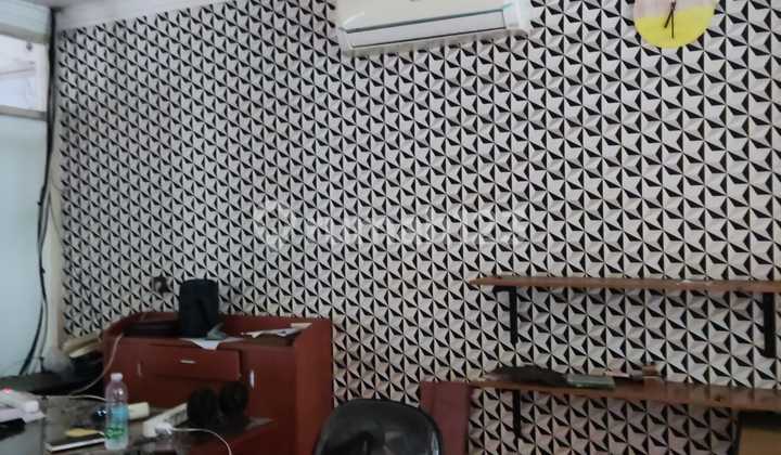 Dijual Rumah Tua Agung Tengah, Lokasi Bagus