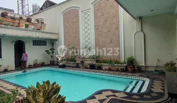 Dijual Rumah Mewah Dijalan Utama Kemanggisan
