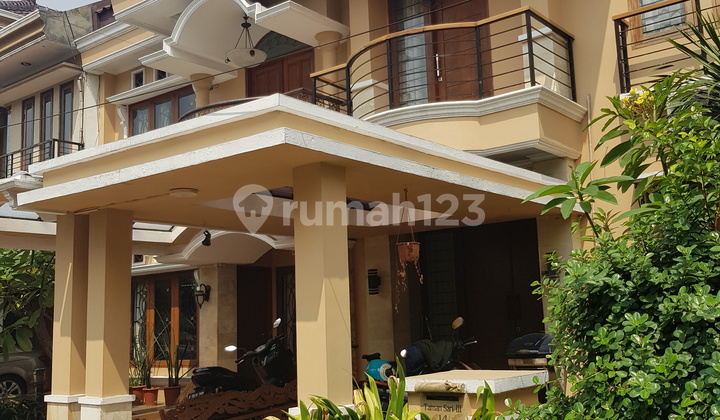 Rumah Apik Terenovasi Semi Furnished,HGB,Jatinegara, JakTim(J,jft Rumah Apik Terenovasi Semi Furnished,HGB,Jatinegara, JakTim(J,jft