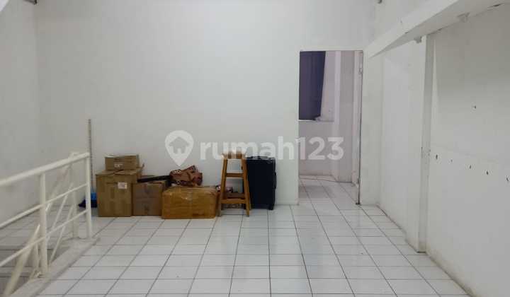Ruko 3Lt, Plong, Kendaraan besar Masuk, Cempaka Mas, JakPus (J.H) 2