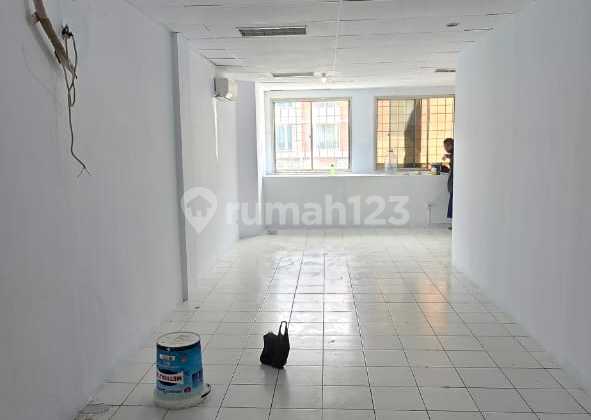 Cempaka Mas 3-Storey Shop House, Neat and Ready to Occupy, Suitable for Office Use 2