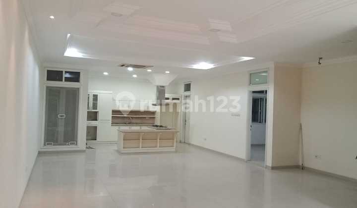 Rumah 2,5Lt, 4+1BR, Terenovasi,Janur,Kelapa Gading, JakUt(J.c.dn)