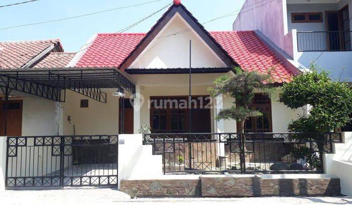 Sewa Rumah Babatan Pratama 
semi Furnish 2 Ac
 1