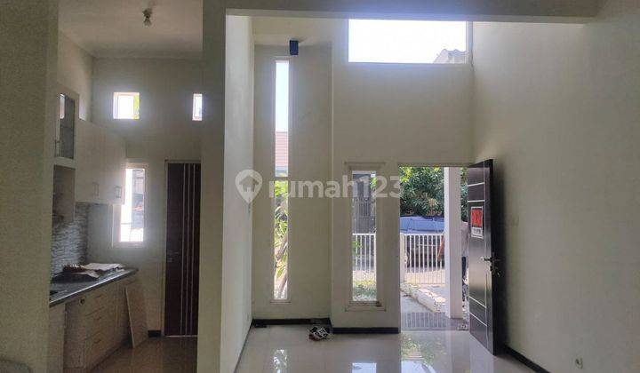 Rumah Dijual Taman Rivera Regency, Surabaya Ivn 2