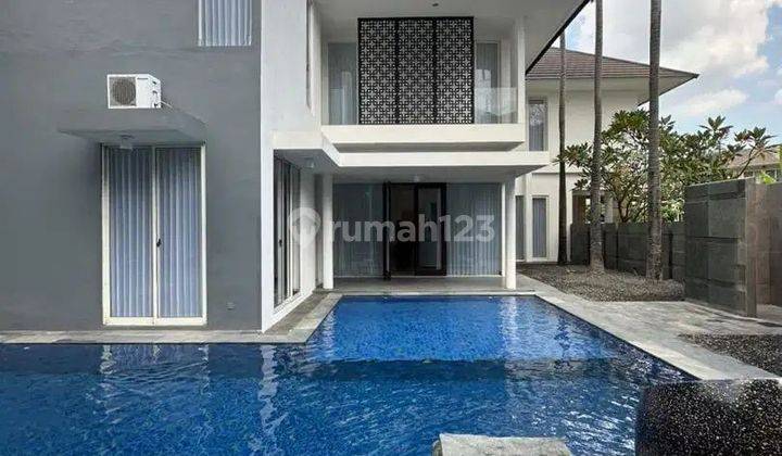 Ada Pool Rumah Royal Residence Wiyung, Surabaya Ivn 2