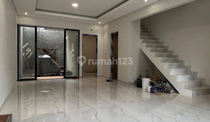 Dijual Rumah Bagus Dan Modern Di Azura Vanya Park BSD City 1