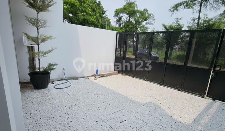 Disewa Rumah Baru Metland Puri Hadap Danau Strategis Dkt Tol 2