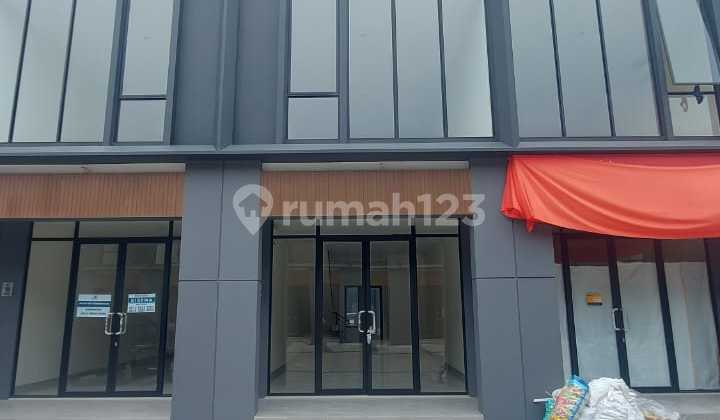 New Hampton Avenue Shop House Ready to Use Gading Serpong