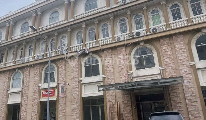 Disewa Ruko Sentra Niaga Green Lake City, Lokasi Strategis