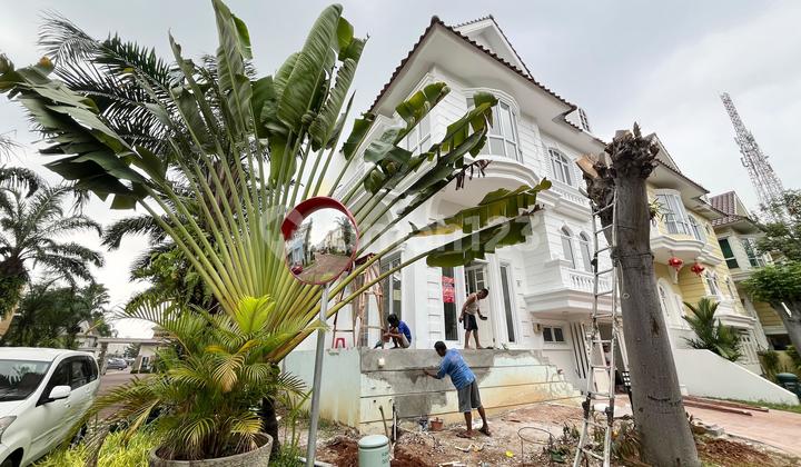 Rumah Cantik Cluster Montana Gading Serpong, Pusat Kuliner 2