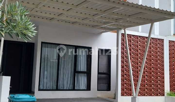 Beautiful House Fully Furnished + Attic Metland Puri D Beautiful House Fully Furnished + Attic Metland Puri D