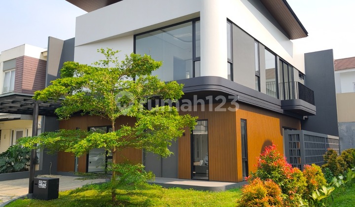 Rumah Tropis Kontemporer Hadap Selatan - Timur 4 Kamar Tidur Desain Modern Mewah