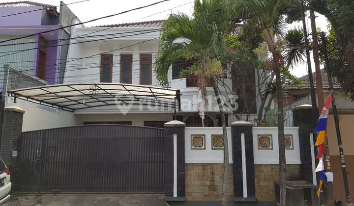 Rumah 2 Lantai di Kavling DKI Meruya Utara