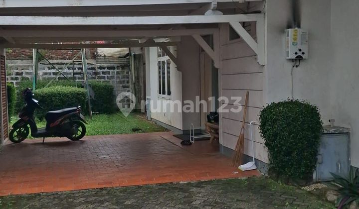Dijual Villa Cantik di Dago Bandung
