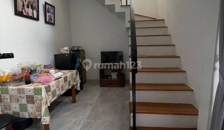 Rumah Cantik  Baru di Komplek Daerah Sarijadi Dekat Upi Bandung 2