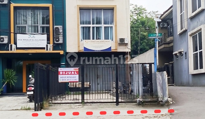 Margonda Depok - Good and Affordable Shop House - KPR Available - Fully Furnished. Land Certificate 130.0 m² Furnished. Jl. Ir Haji Juanda, Margonda, Depok, West Java. 2