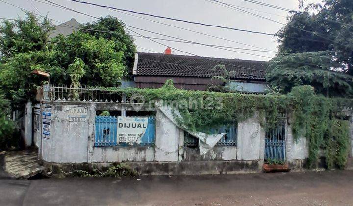 Rumah Tua Meruya Ilir Di Jl.kemuning
perum Meruya Ilir 2 Lantai Shm Tenggara 2