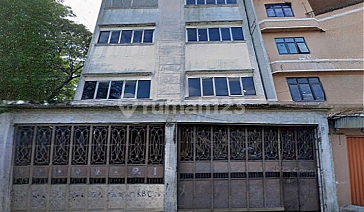 Pademangan - Ruko Strategi - Cocok Untuk Kost2an / Ruang Usaha. Dijalan Pademangan Iv. Hgb 390.0 M² Unfurnished. Pademangan. Jakarta Utara