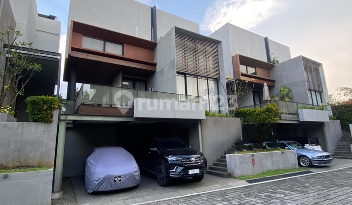 Bintaro - Pesanggrahan - Rumah Bagus & Cantik. SHM. LT 163 M2. Dijalan Bunga Mayang. Bintaro. Jakarta Selatan