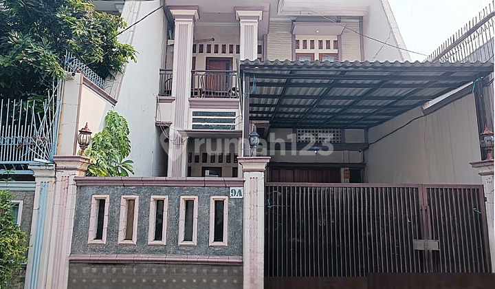 Matraman - Rumah Bagus Harga Murah. SHM Lt 203 M2. Dijl Skip. Utan Kayu Selatan. Jakarta Timur 2