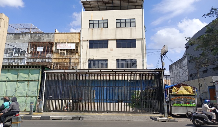 Duri Kosambi Raya - Ruko Bagus Sangat Strategi. SHM. Lt 299.0 M². Unfurnished. Dijl Raya Duri Kosambi.cengkareng. Jakarta Barat Duri Kosambi Raya - Ruko Bagus Sangat Strategi. SHM. Lt 299.0 M². Unfurnished. Dijl Raya Duri Kosambi.cengkareng. Jakarta Barat