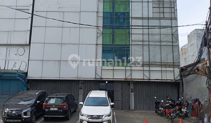 Taman Sari - Ruko / Rukan. Dekat Harmony. HGB 185.0 M². Jalan Sukarjo Wiryopranoto. Unfurnished. Taman Sari. Jakarta Barat. Taman Sari - Ruko / Rukan. Dekat Harmony. HGB 185.0 M². Jalan Sukarjo Wiryopranoto. Unfurnished. Taman Sari. Jakarta Barat.