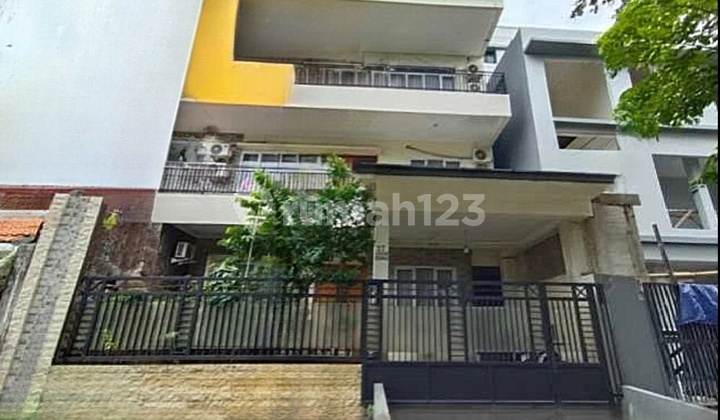 Johar Baru - Rumah Bagus Murah. Shm. Lt 168 M2. Jalan Johar Baru V .jakarta Pusat
