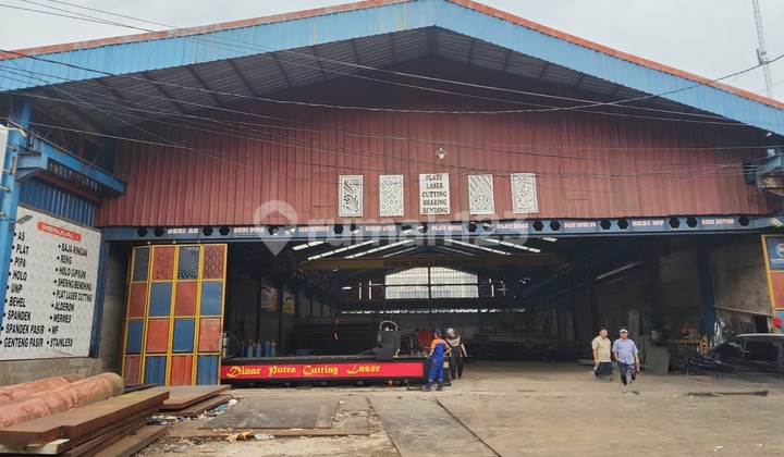Bekasi - Very Strategic Warehouse - 983.0 M² SHM. On Teungku Umar Street. Sepanjang Jaya, Rawalumbu, Bekasi City. Unfurnished. Bekasi - Very Strategic Warehouse - 983.0 M² SHM. On Teungku Umar Street. Sepanjang Jaya, Rawalumbu, Bekasi City. Unfurnished.