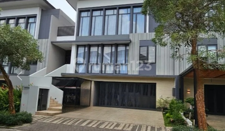 BSD - Lakewood Cluster. Nice & Beautiful House at Friendly Price. HGB Land 300 m2. In Lakewood Cluster BSD. Cisauk. Block Il. Tangerang 2