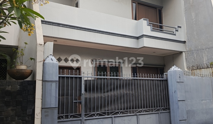 Tomang Grogol - Nice House with SHM Certificate, Land Area 129 M2. Located on South Mandala Street 6. Tomang. Grogol Petamburan. West Jakarta. 2