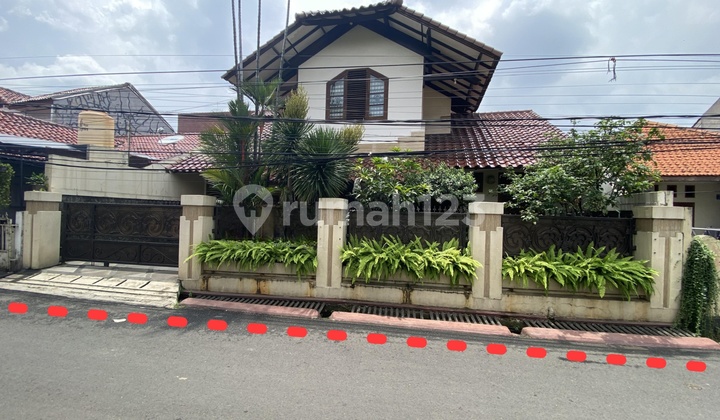 Pejaten - Nice House at a Very Affordable Price. SHM Land Area 331 M2. Self-Help Sales. Pejaten. Pasar Minggu. South Jakarta. 2