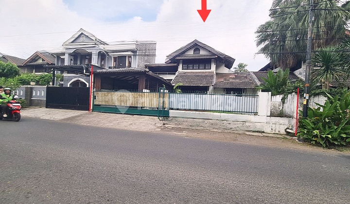 Bintaro Estate - Kebayoran Lama - Nice House - Affordable - Certificate of Ownership, 381 m2, South Jakarta.