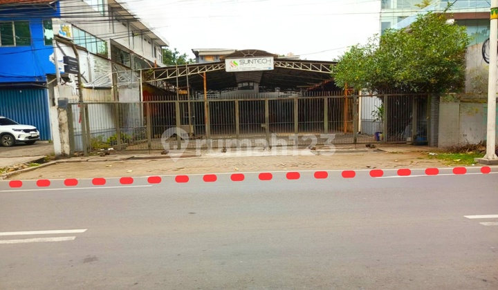 Bintaro Raya - Shop House - Commercial Space Very Cheap Price. SHM 708.0 M² Unfurnished. Jl Deplu Raya. Bintaro. Pesanggrahan. South Jakarta.